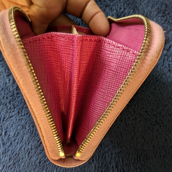 FENDI pink Leather zip around Wallet, 4.5x3x.5", WITH FENDI BOX, with RFID,EUC - Picture 4 of 14